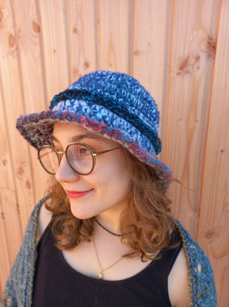 chapeau bleu 2 hiver laines aquarêve
